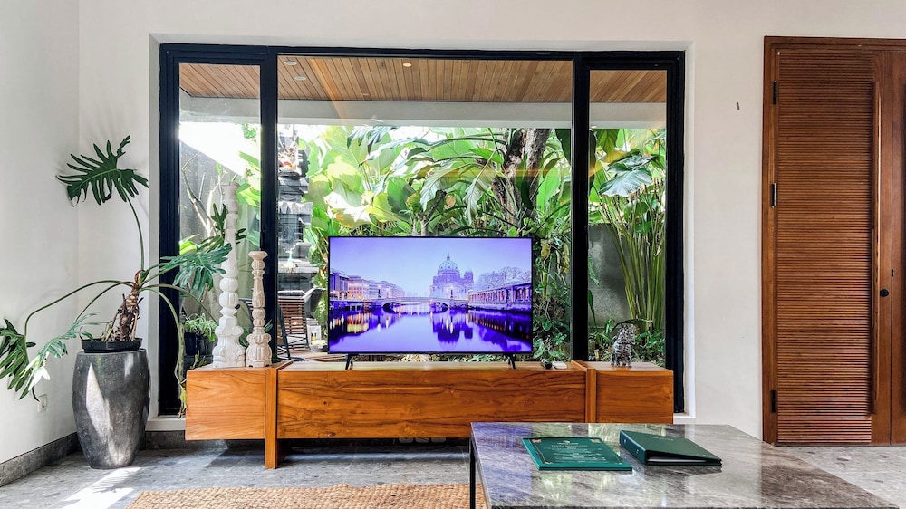 Villa Daun Canggu 3 6/64