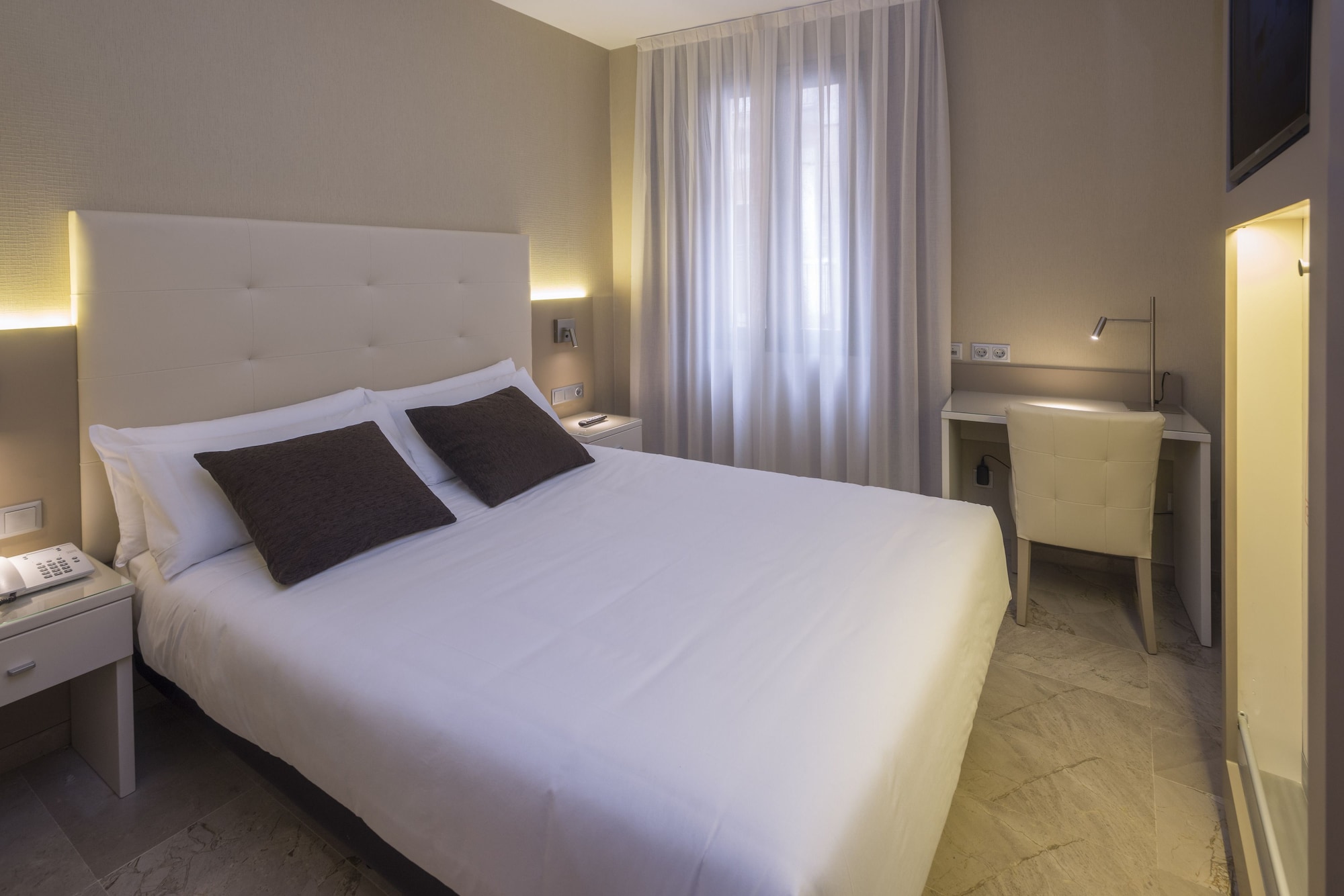 COMFORT, DOUBLE BED