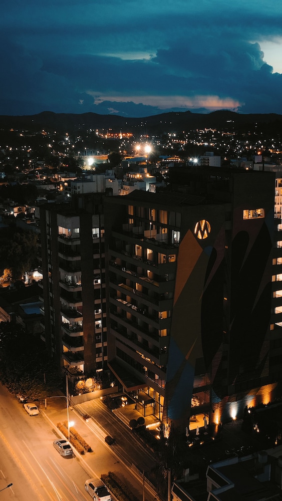 MULEN HOTEL TANDIL 60/61