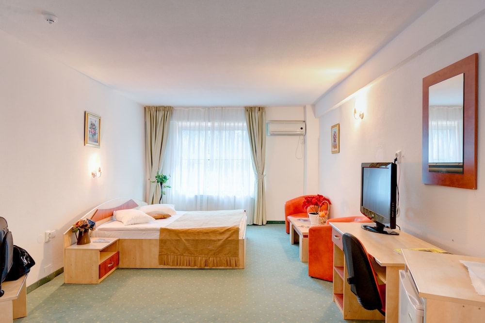 Hotel Cornul Vanatorului 22/68