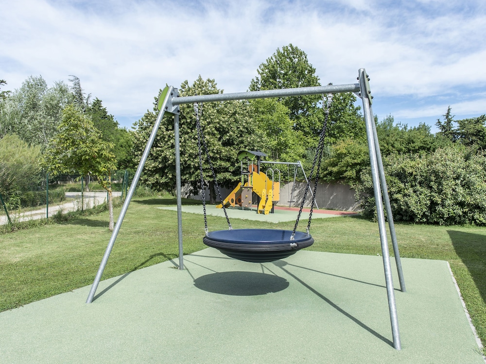 Residence Vacanceole Sun Hols Les Rives du Lac 40/68