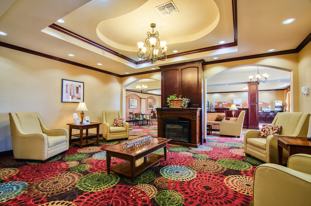 Holiday Inn Express Hotel Suites Terrell 57/64