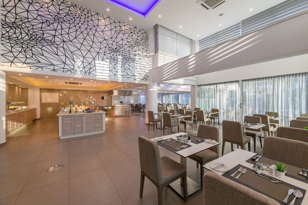 Tasia Maris Sands Beach Hotel - Adults Only 37/50