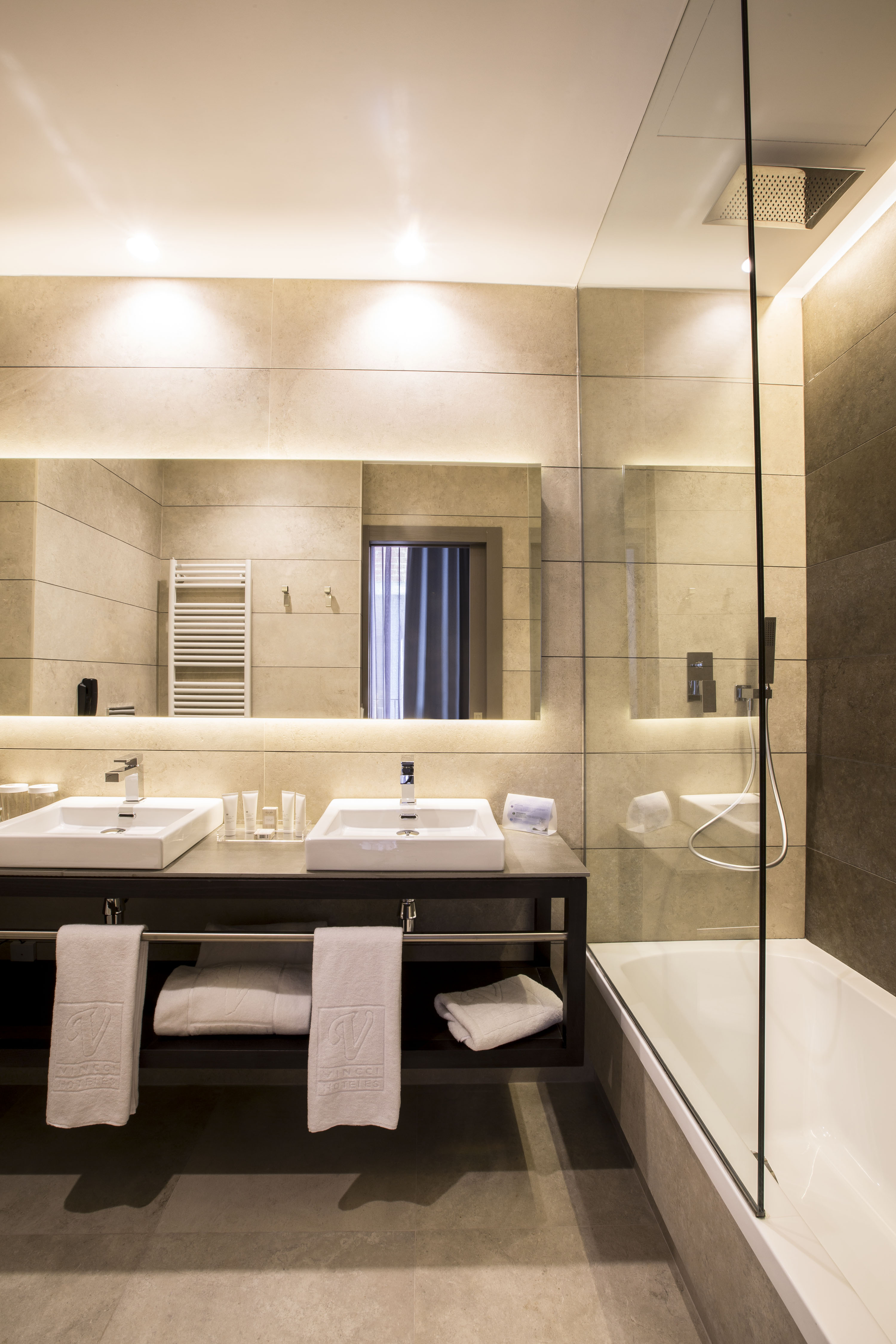 جناح جونيور، Vincci Mercat Hotel 4/5