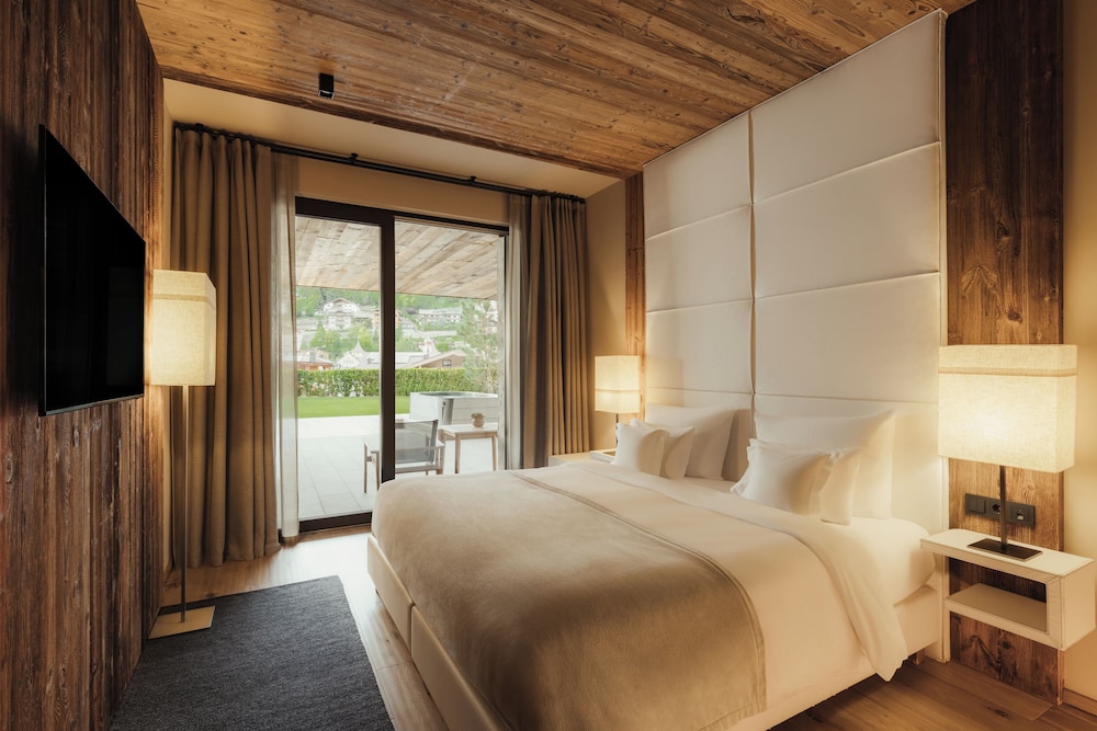 Garden, Chalet, Suite, 2 King Beds