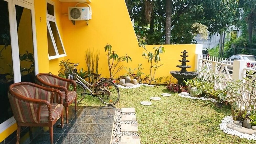 Cendana Mulia Hostel 19/20