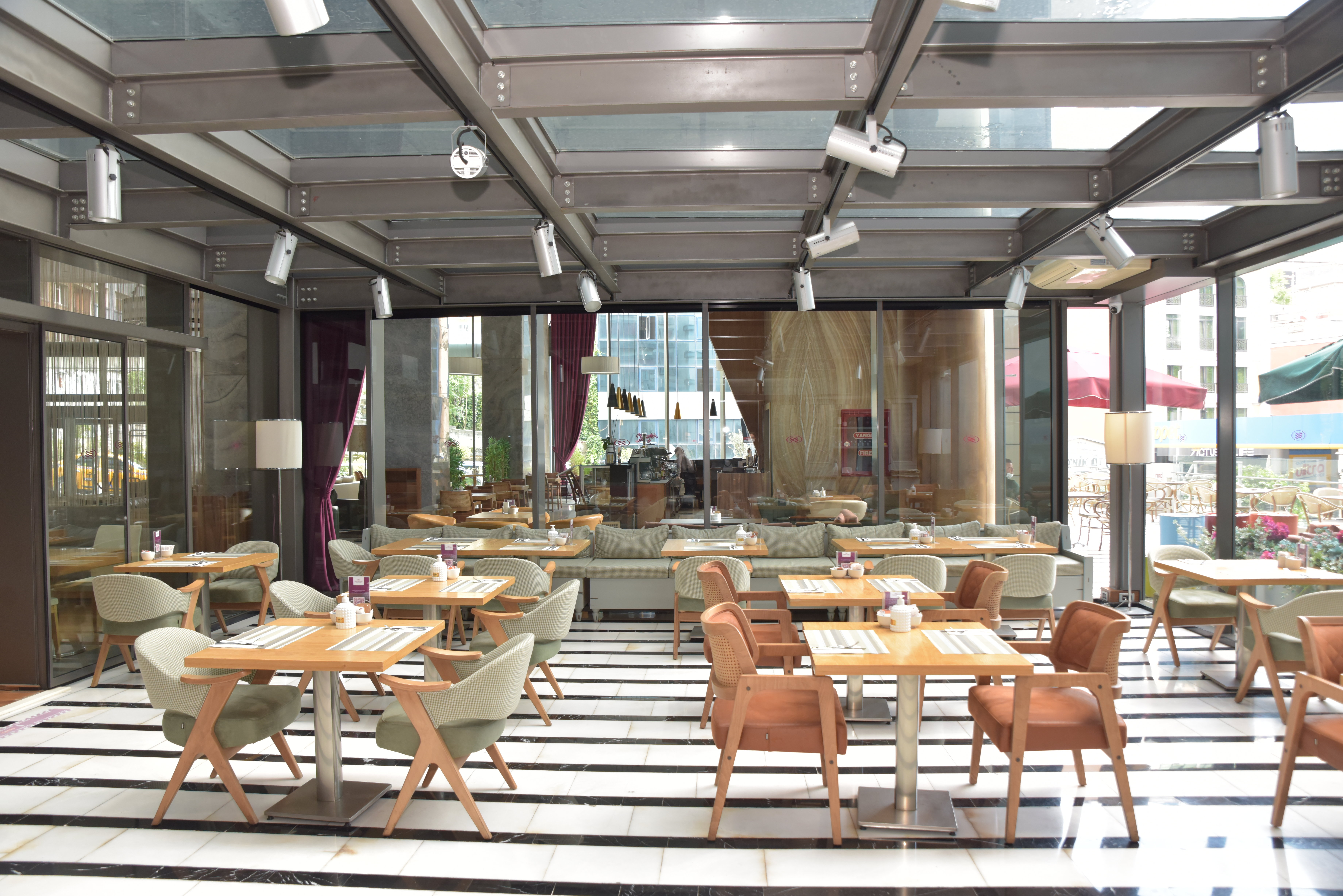 Crowne Plaza Istanbul Harbiye Hotel 37/50