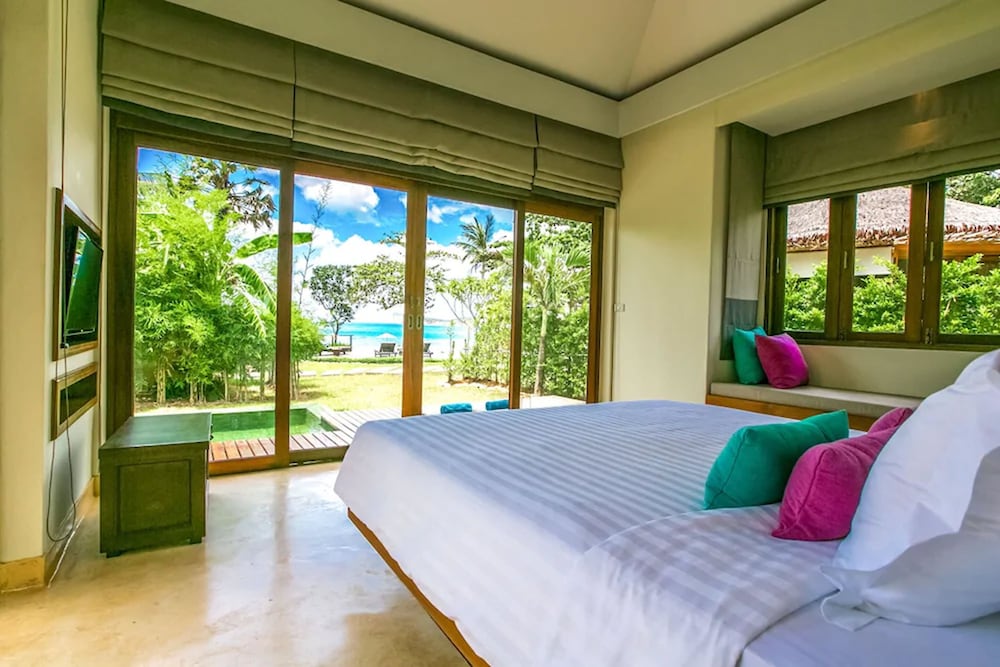 SEA DANCE RESORT 24/77