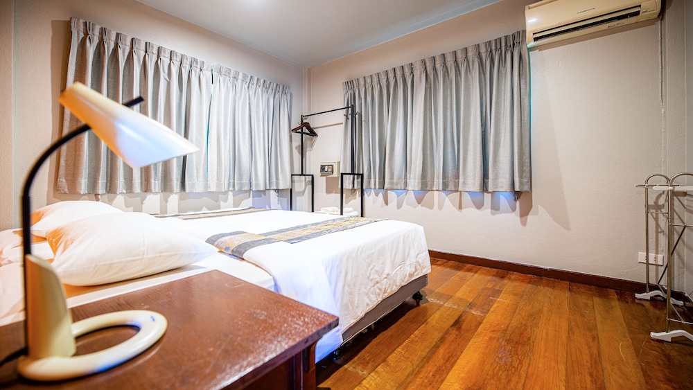 Baan Klang Aow Beach Resort 32/66