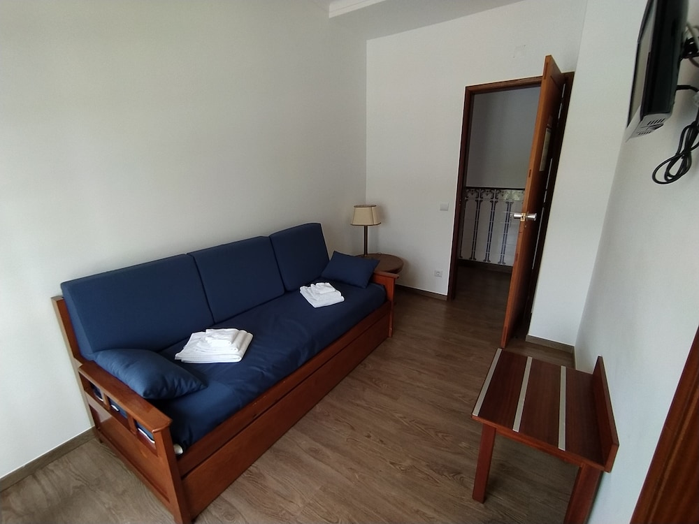 HOTEL LOURO 52/69