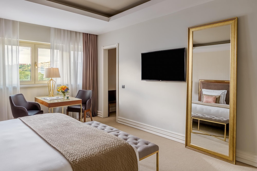 Executive, Suite, King Bed, Tivoli Avenida Liberdade the Leading Hotels of the World 7/10