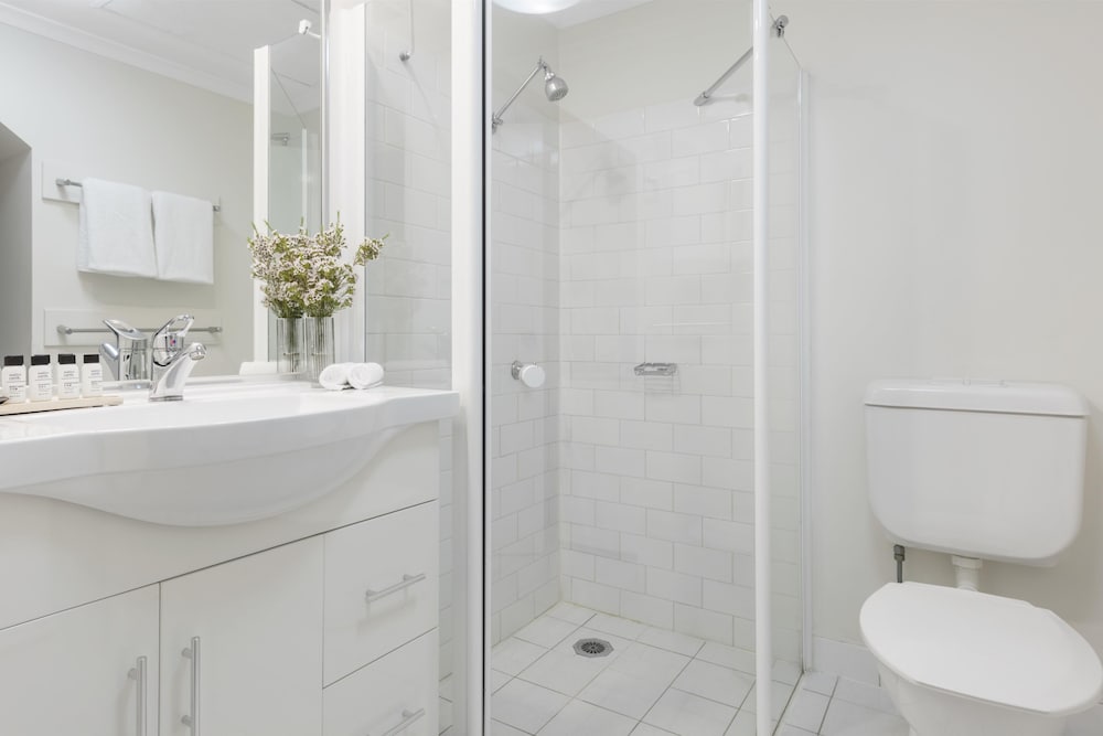 Oaks Sydney Goldsbrough Suites 68/69