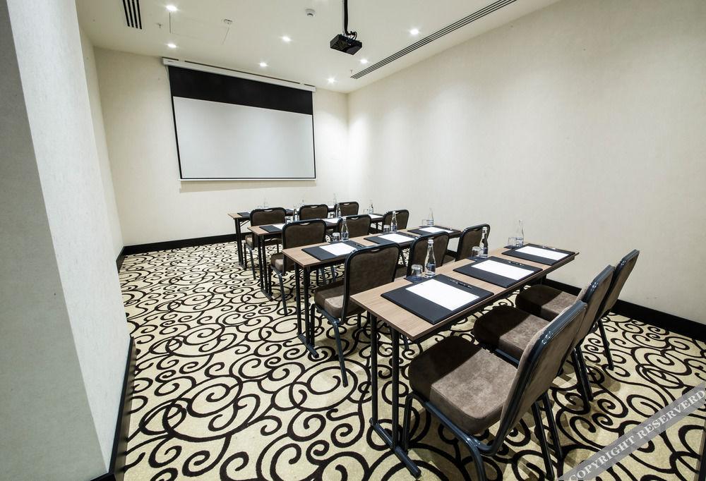 INSIDE HOTEL SISLI 30/34