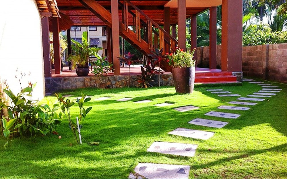 Rang Garden Hill Side Resort 52/60