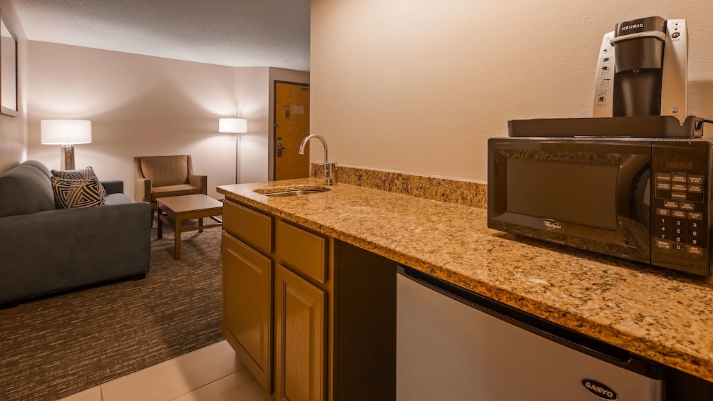 Best Western Plus Hudson I-94 14/28