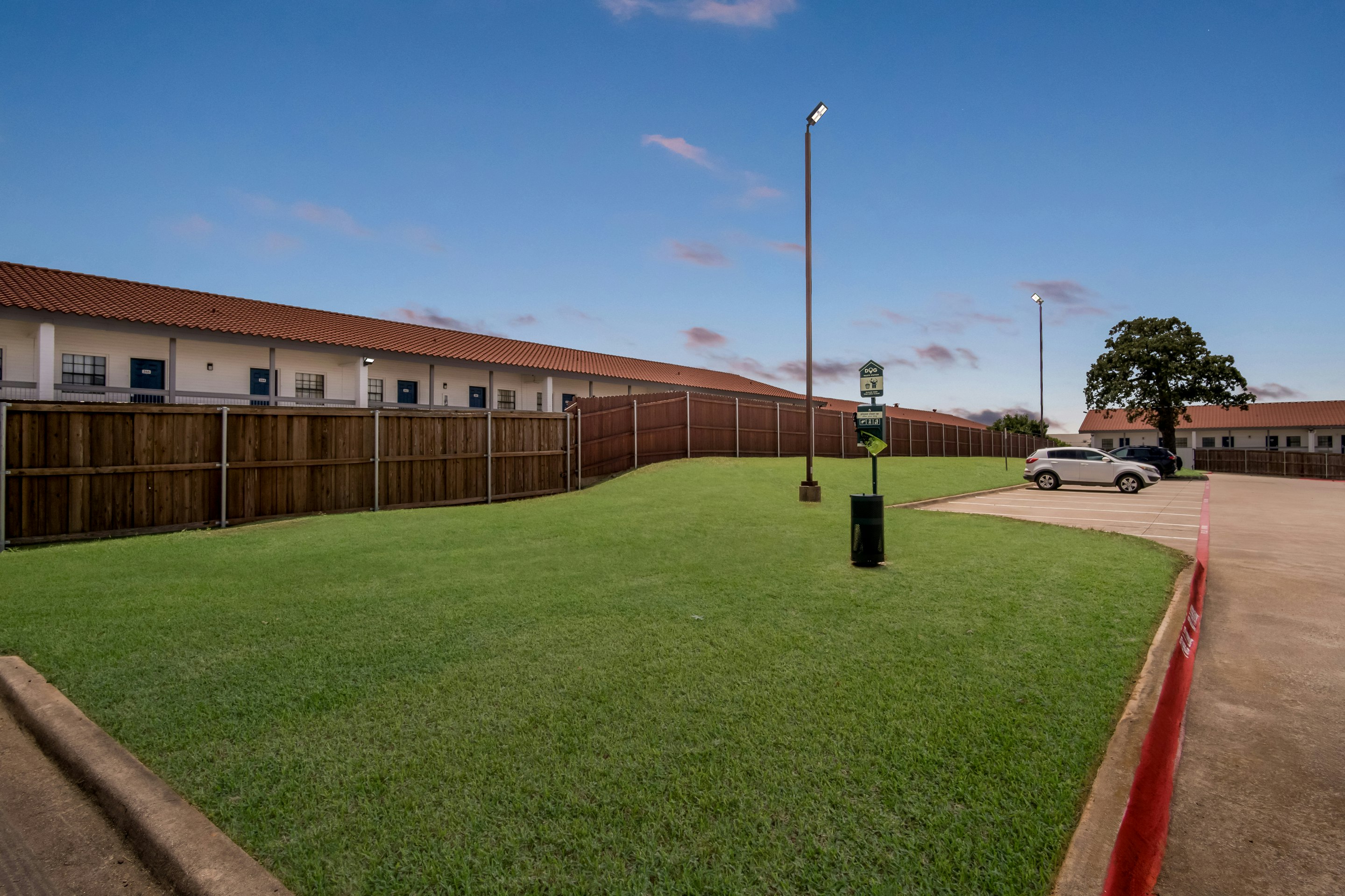 Regency Inn & Suites DFW 27/36