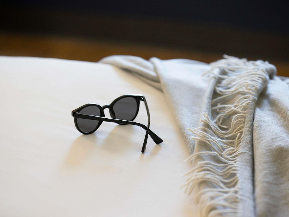 STANDARD, KING BED