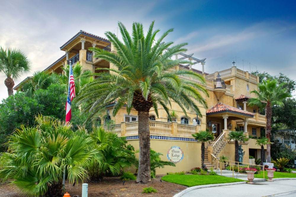 Ocean Lodge 38/41