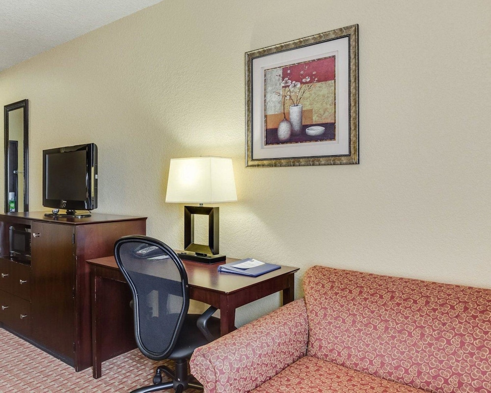 Quality Inn & Suites Slidell LA 50/52