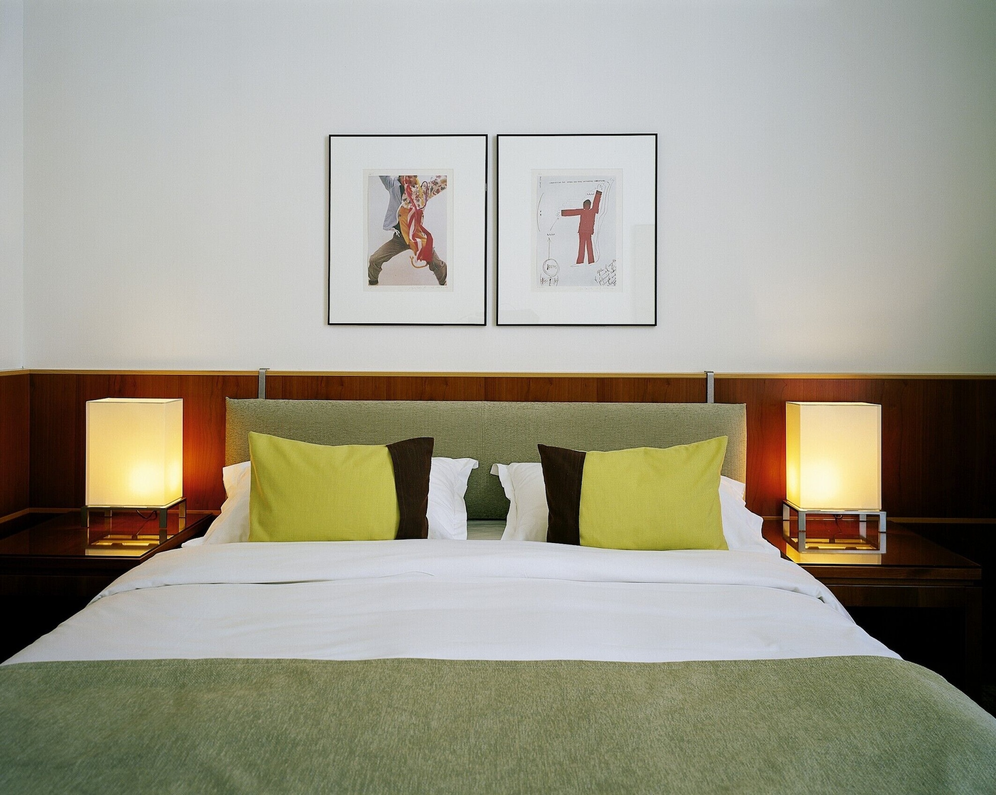 Cozy, Urban, Queen Bed، PeakTure Hotel Bucharest 4/6
