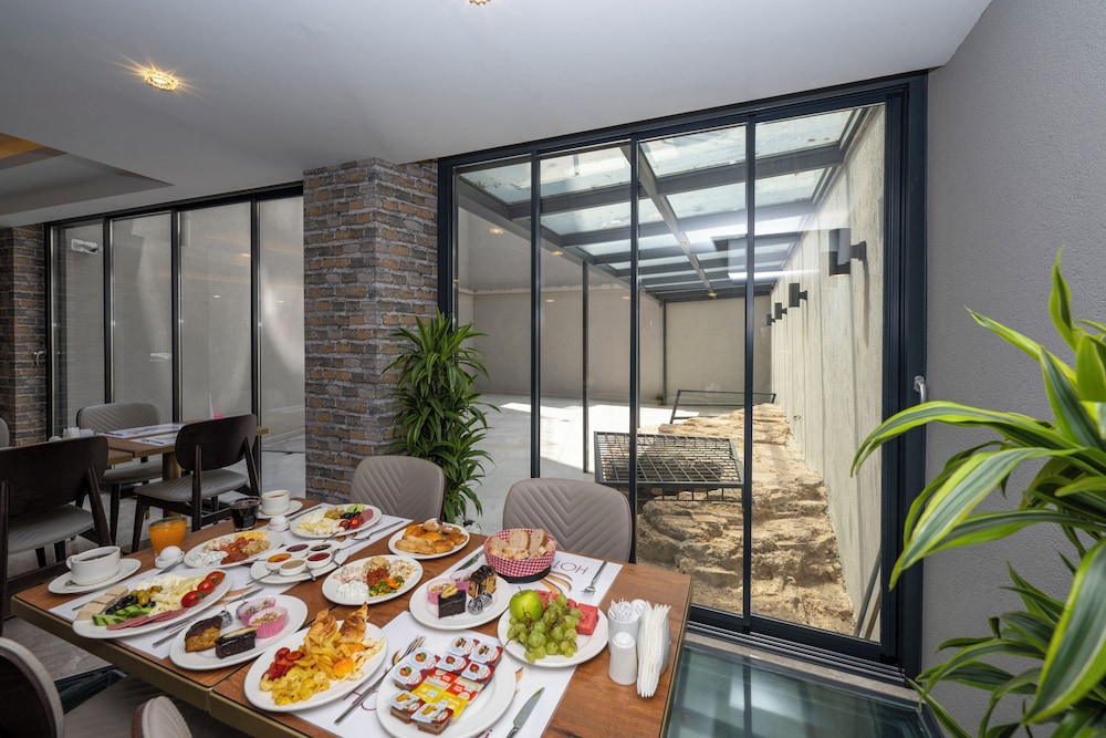 Hotel Ravi Istanbul 48/58