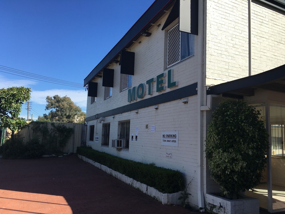Westside Motor Inn 5/57