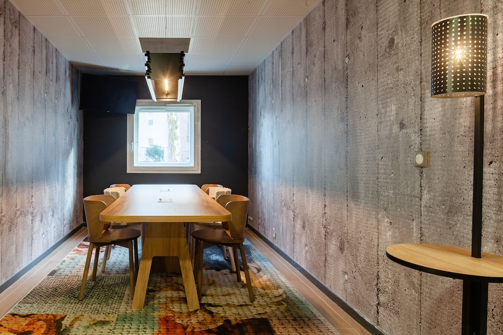 B&B HOTEL Paris Malakoff Parc des Expositions 37/57