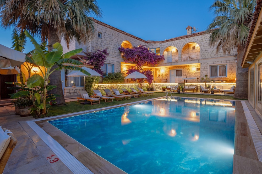 Villa Fora Hotel 2/48