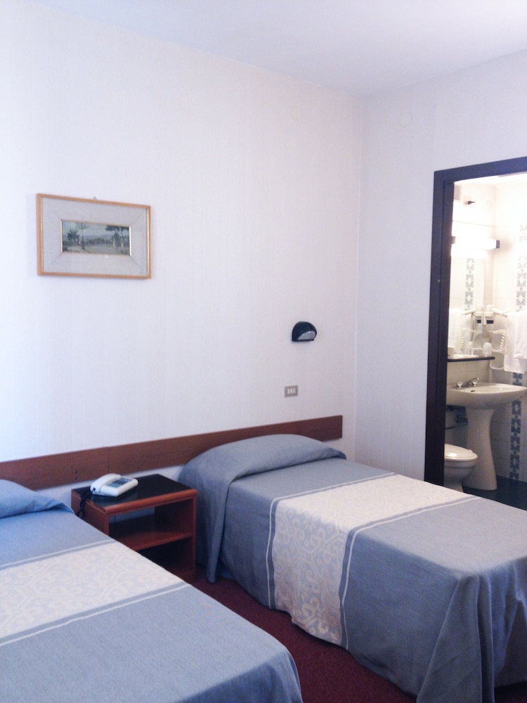 ITALIA CAGLIARI HOTEL 14/50