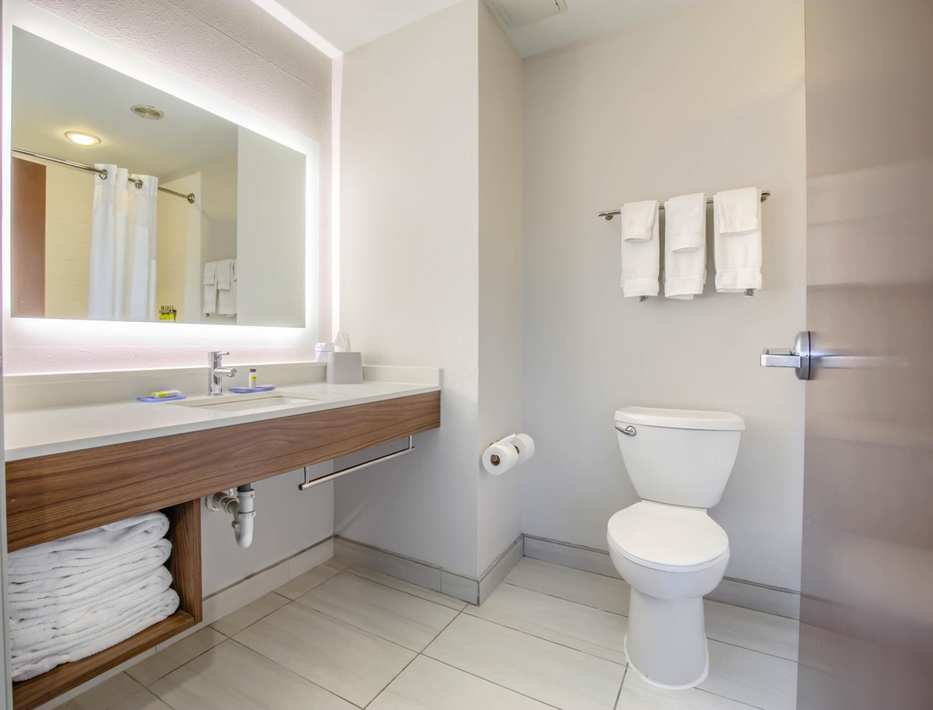 غرفة قياسية بسريرين مزدوجين، Holiday Inn Express Hotel And Suites Gulf Shores 3/4