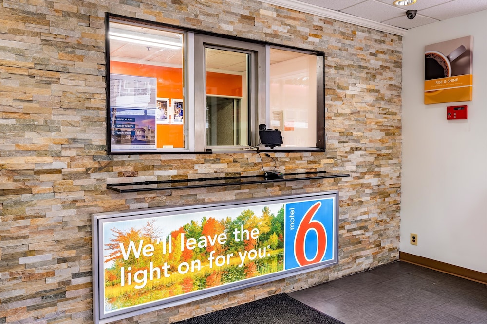 Motel6 Elmsford, NY - White Plains 9/50
