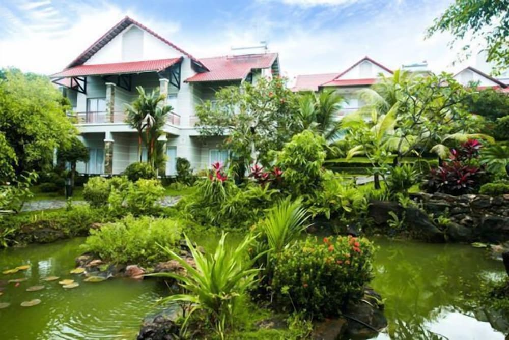 Hoa Binh Phu Quoc Hotel 32/37