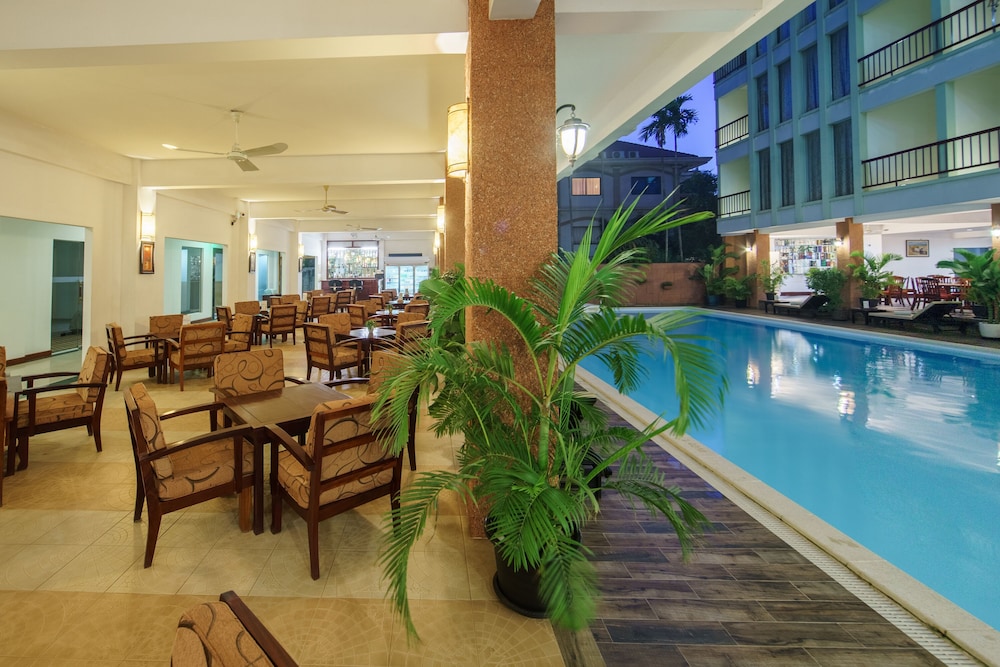 SMILING HOTEL AND SPA 34/50