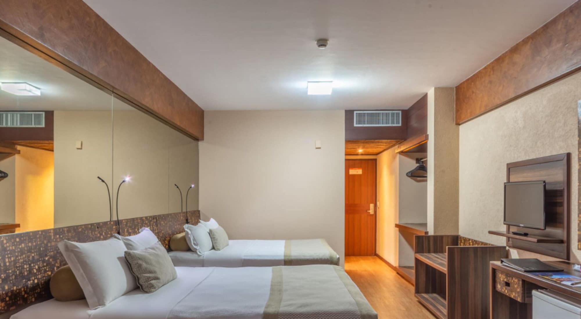 Standard, Double and Twin Beds, Premium Floor