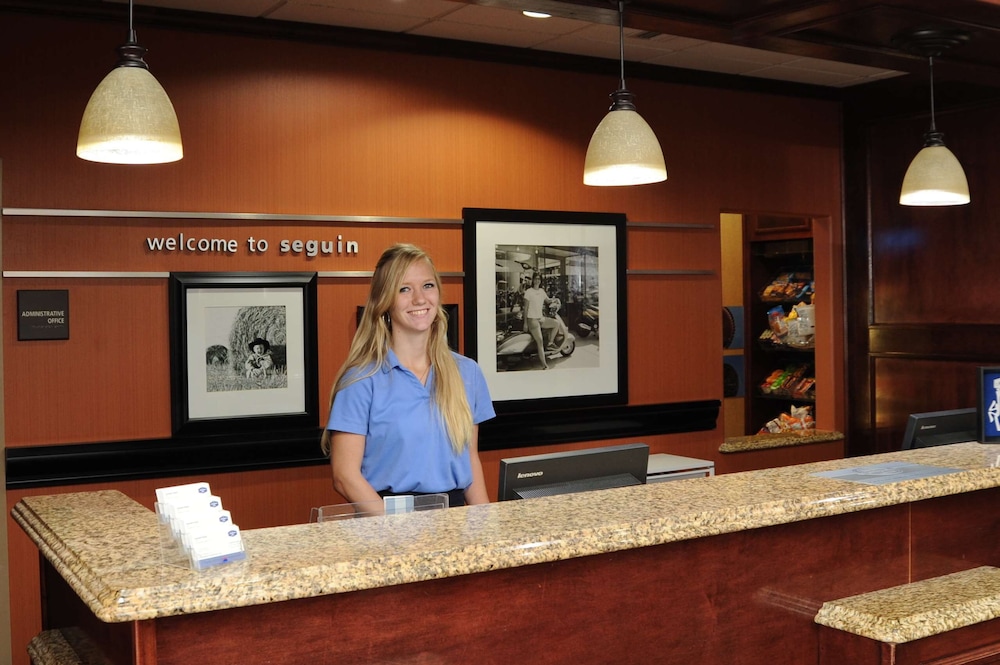 Hampton Inn Seguin 8/53