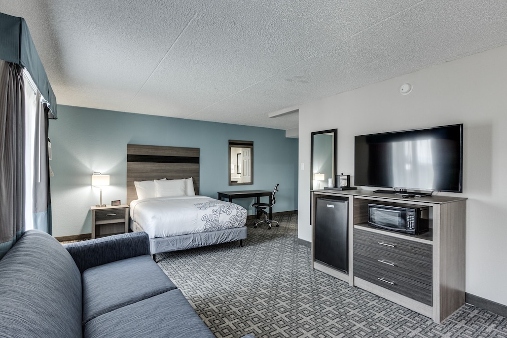 Days Inn & Suites by Wyndham Spokane 12/23