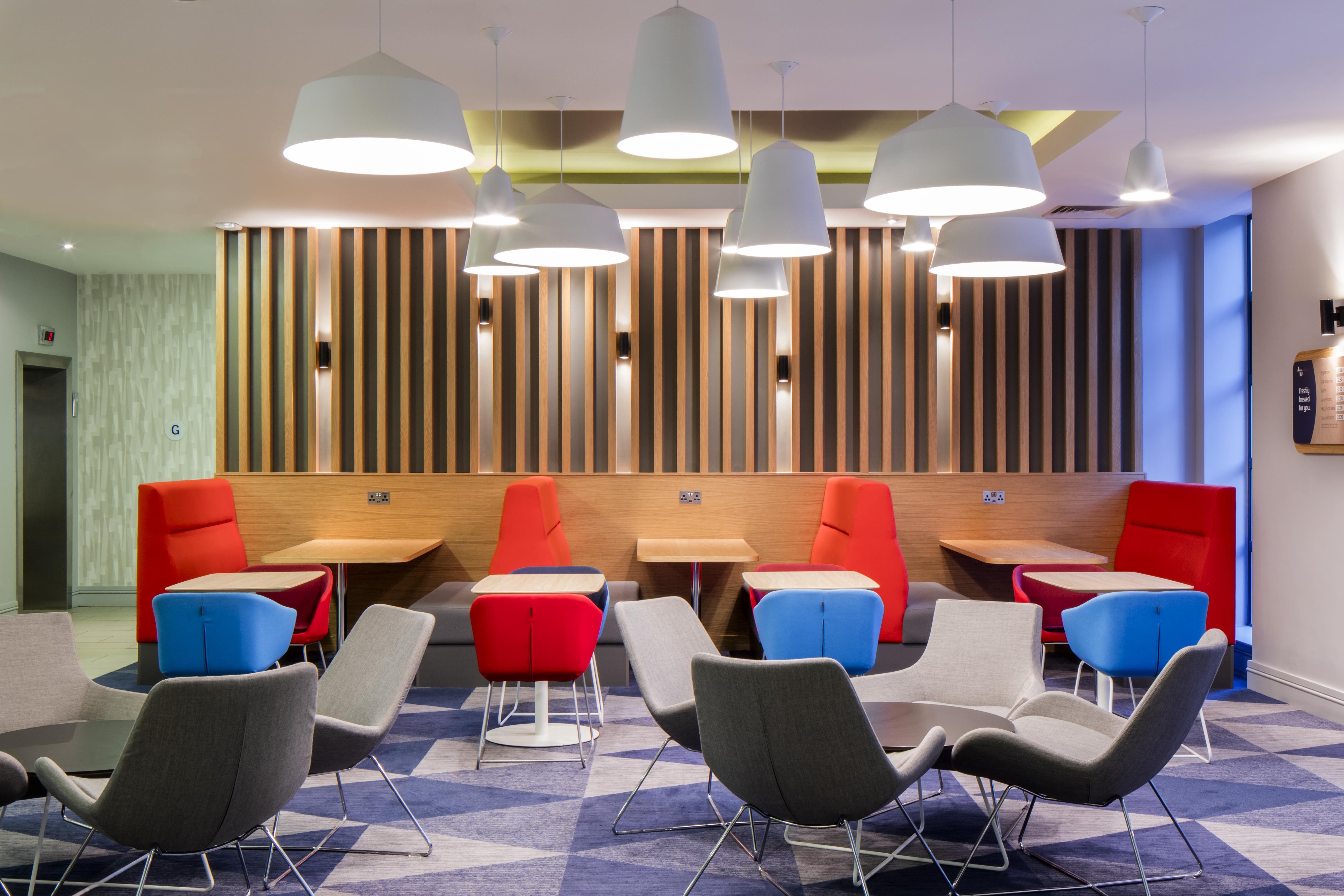 Holiday Inn Express Belfast City 25/50