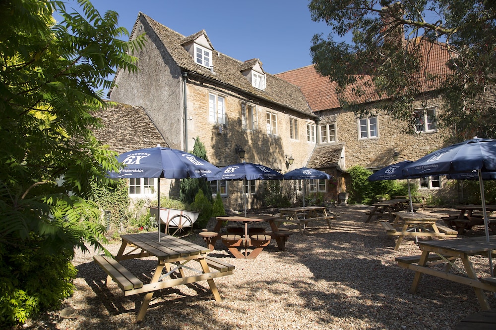 Red Lion - B&amp;B 24/39