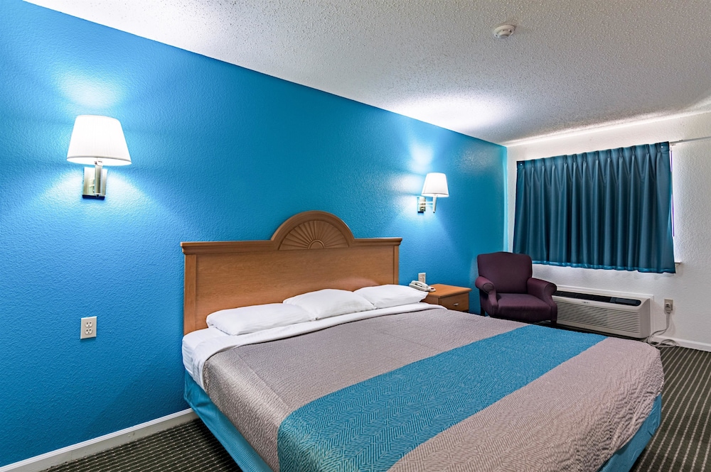 Motel6 Azle, TX 19/38