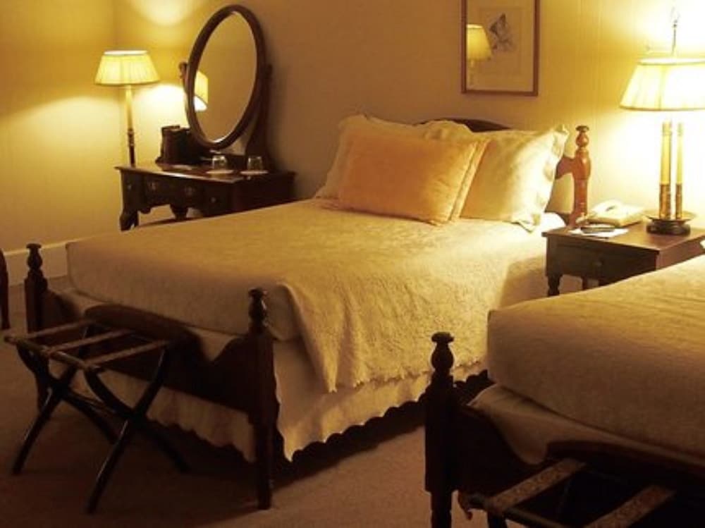 Wayside Inn 12/72