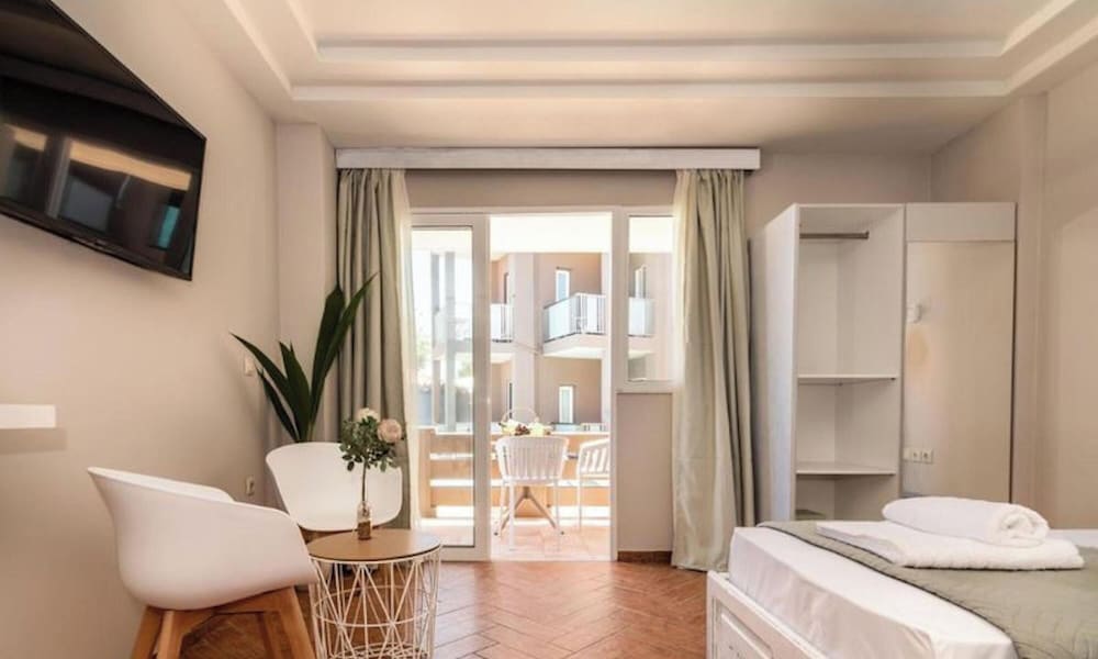 Girogiali Beach Hotel 39/50