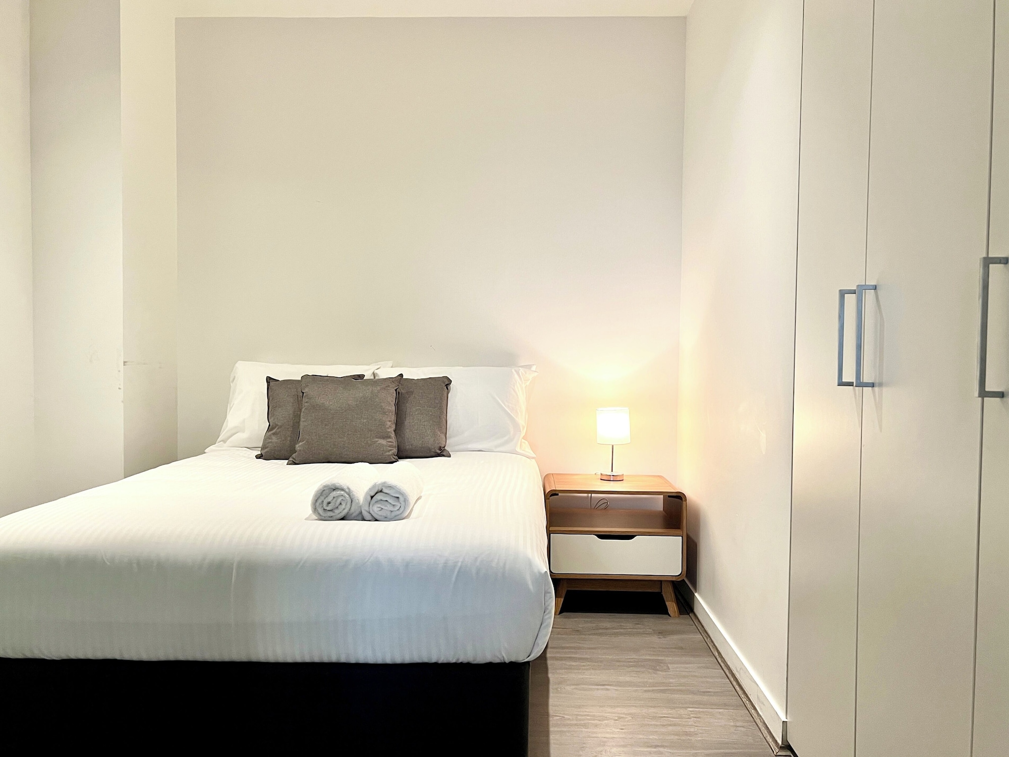 2 BEDROOMS, SUPERIOR, APARTMENT, CITY VIEW