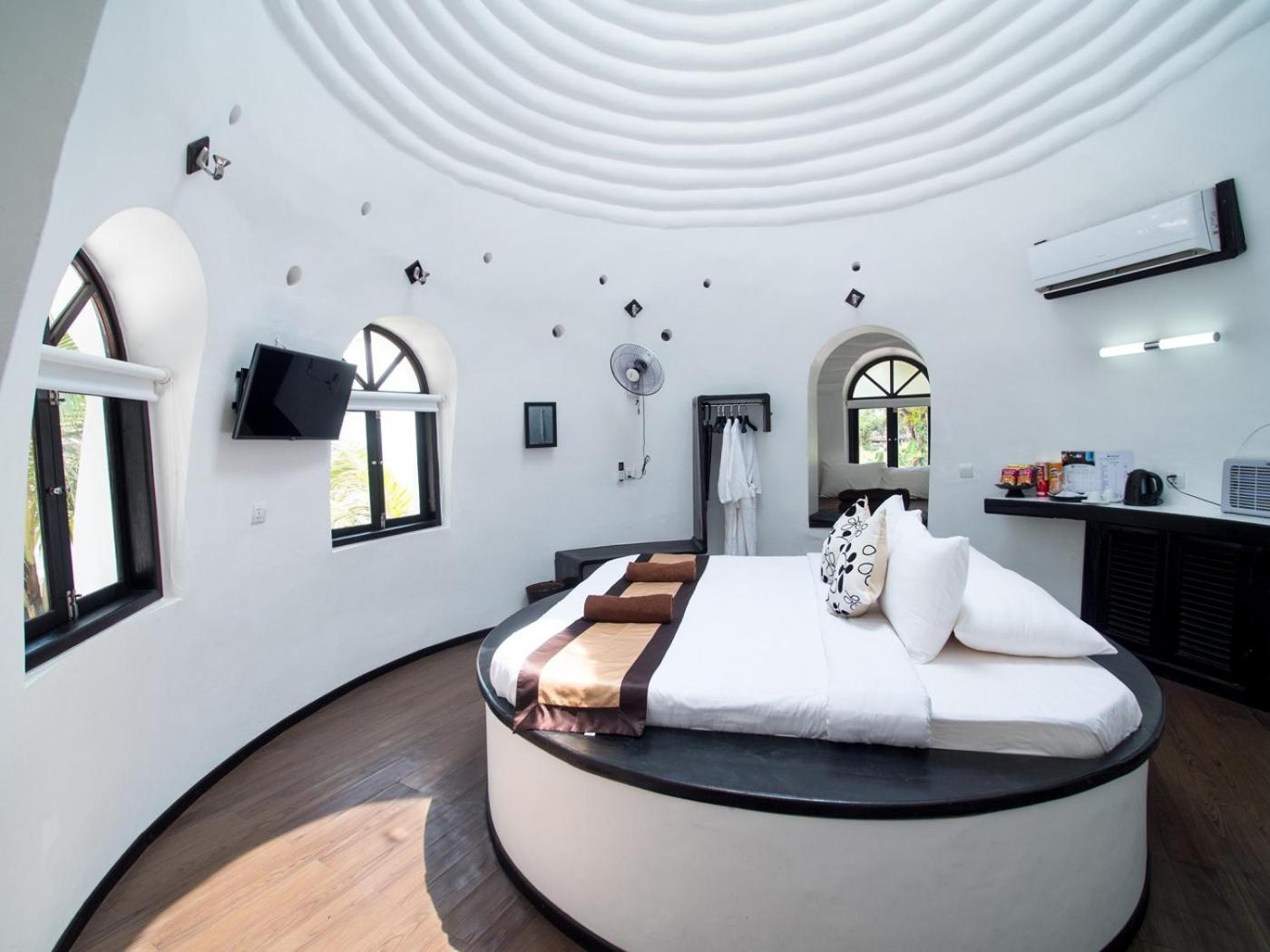 Dome, Double Bed