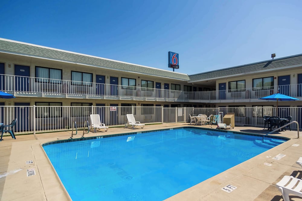 Motel6 Bellmead, TX - Waco 52/57