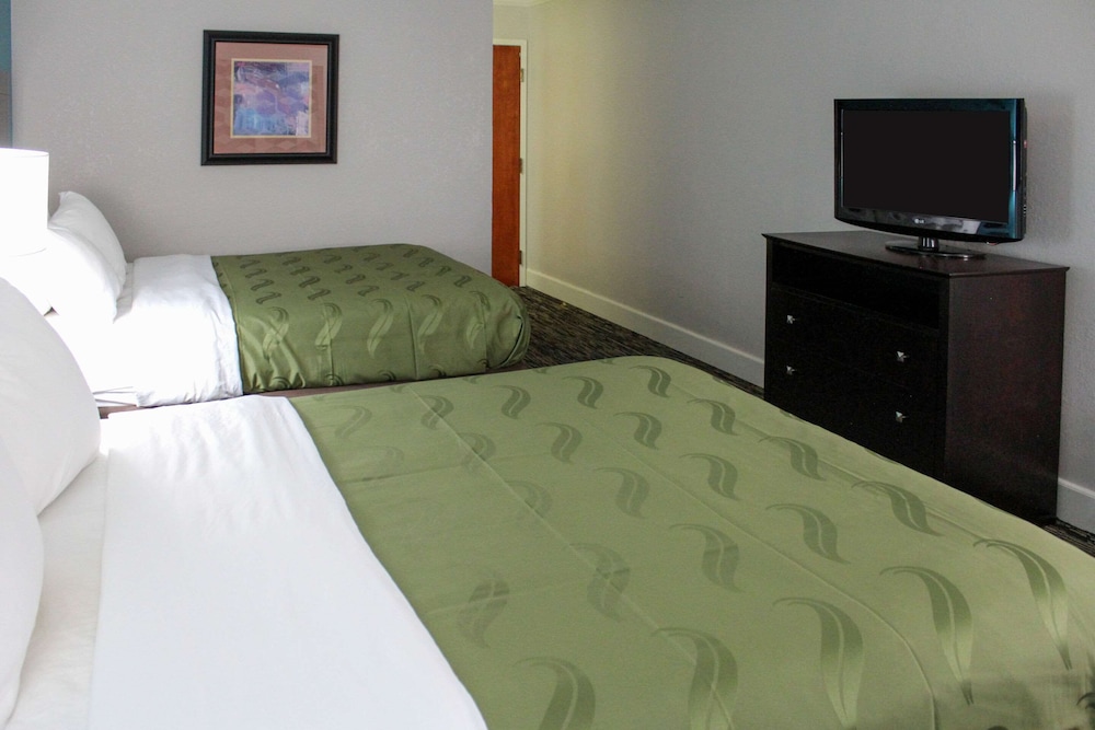 Quality Inn Crossville Near Cumberland Mountain State Park 27/47