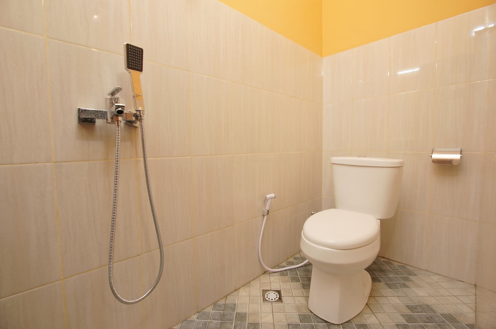 Hotel O near UGM formerly Bayang Brothers Guest House 51/55