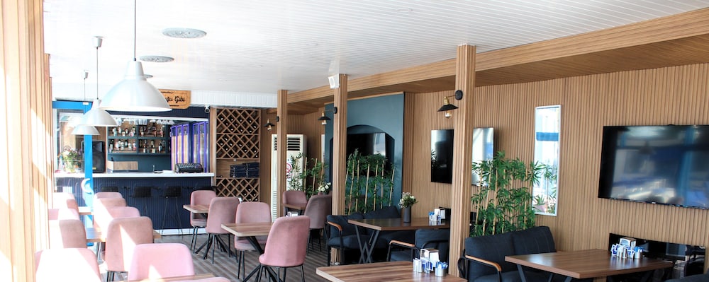 Mavi Restaurant & Apartments 1 44/50