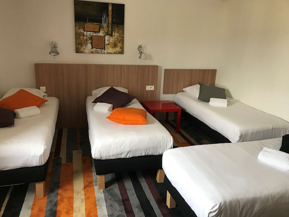 Kyriad Direct Agen-Castelculier 17/41