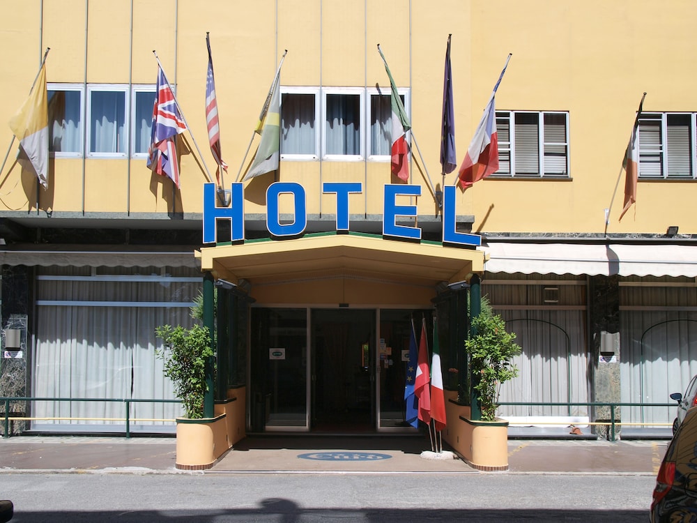 Euro Hotel 1/38
