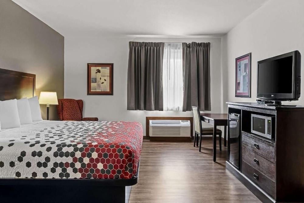 غرفة تنفيذية بسرير كينج، Airport FairBridge Inn Express Billings Downtown 3/9